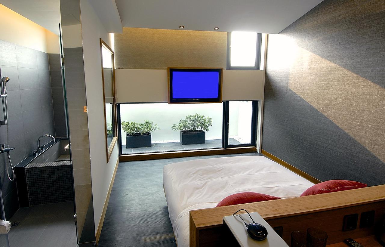 Eg Hostel Nantou Esterno foto